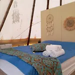 Teepee Corbu *