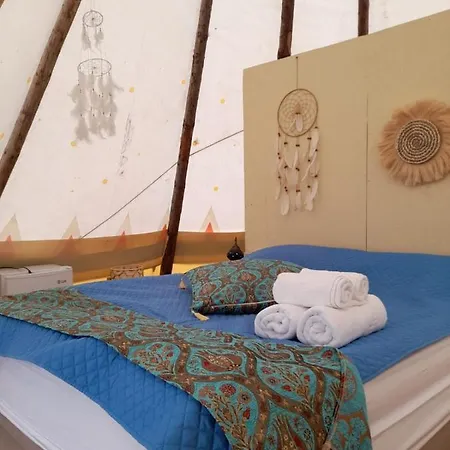 Teepee Corbu *