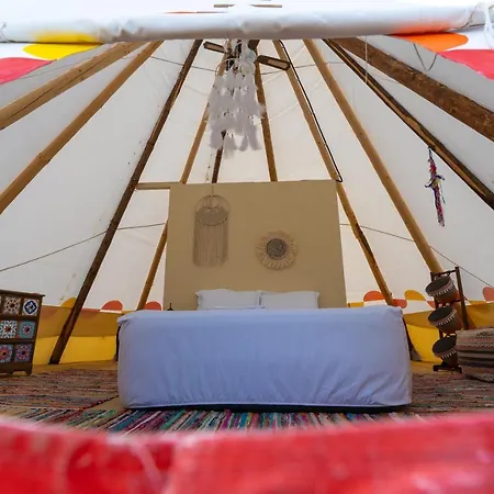 Teepee Corbu *